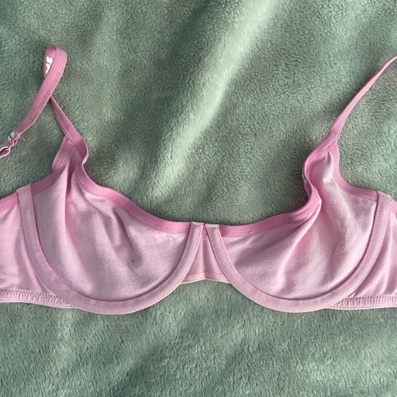 pink skims bra - Picture 3 of 4